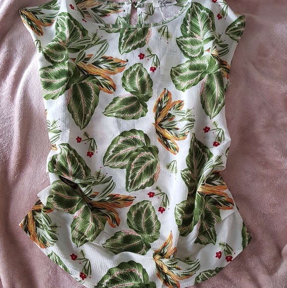 Lightweight floral top - Picture 2 of 5